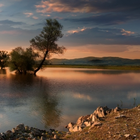 В светлината на залеза