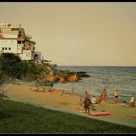 На море
