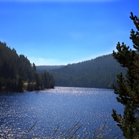 И на Слънчо дечицата заподскачаха във водицата...