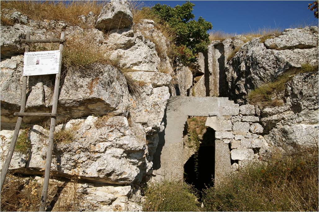 Скалната църква при с.Михалич-1