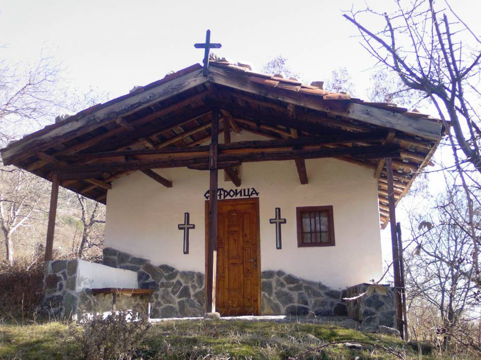 Tuk sa spasqvali vqrata prez tursko karlovci i sopotnqnci