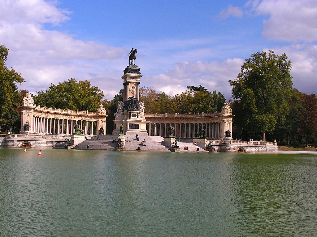 Мадрид - Park del Buen Retiro - Monumento de Alfonso XII