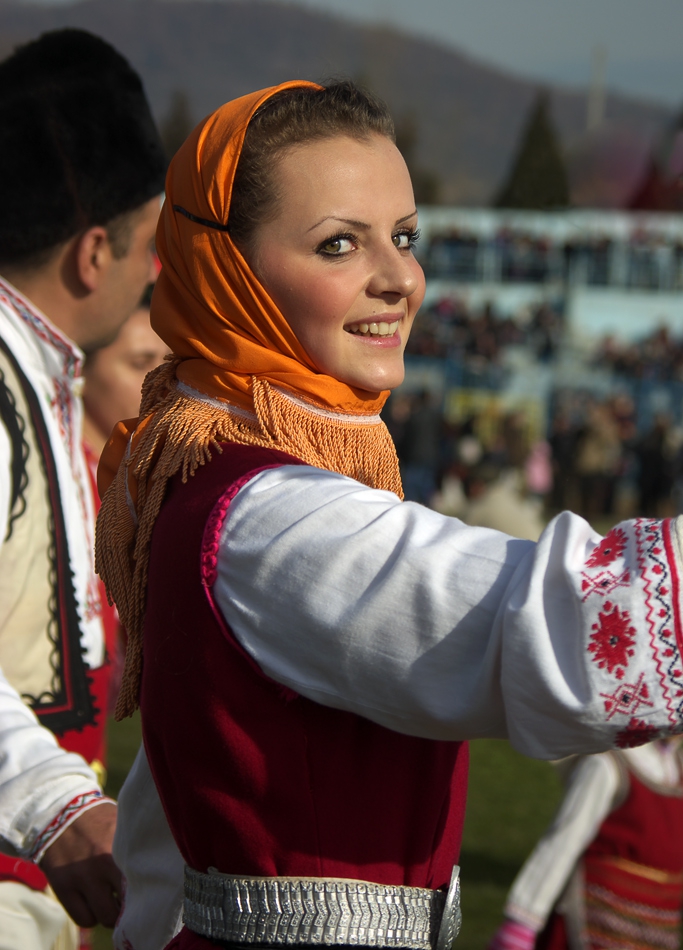 Българките..........и закачлив поглед през рамо - Симитли 2011
