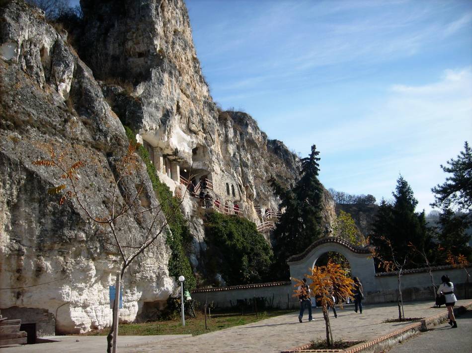 Басарбовски манастир