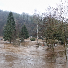 Наводнение 07.01.2011 Бад Мюнстер ам Щайн ... и къмпингът е под водата...