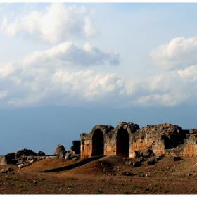 Апамея, Сирия - отдалече
