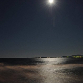 Moon @ Burgas sea