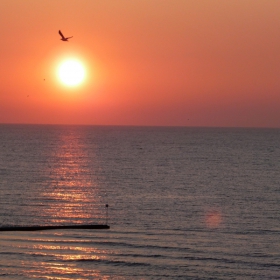 Изгрев над плажа на Лидо ди Йезоло  - Sunrise over Lido Di Jesolo beach