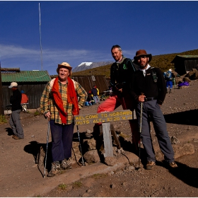 Към  .... Килиманжаро  Mt. KILIMANJARO - AFRIKA от тука старт и направо на върха  Ухуро 5895 м .......№1!