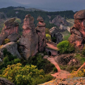 Преди да се спуснат мъглите вечерни