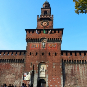 Крепостта Sforzesco