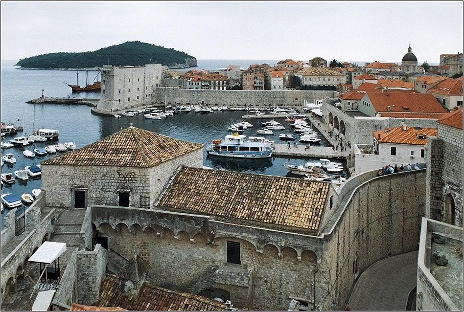 Улицата...