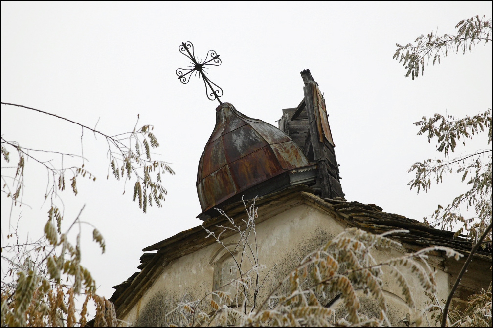 Снимка, манастири, църкви, крепости, замъци, руини .