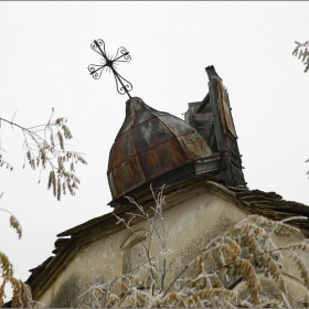 Снимка, манастири, църкви, крепости, замъци, руини .