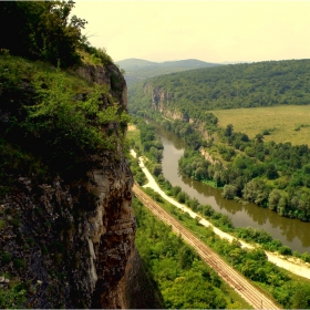 Три в едно