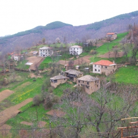 малко останалите  родопските села в планината