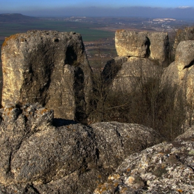 Скални образувания в местност Петрич кале край с.Разделна