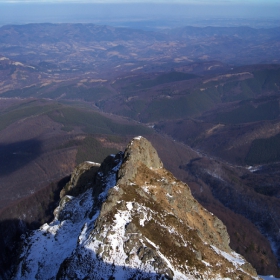 По ръба