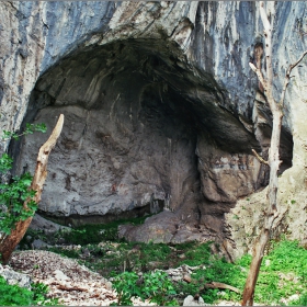 Нишата със скалния манастир край Бистрец (общ вид)