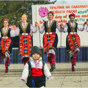 Празник на сланината и греяната ракия - Априлци