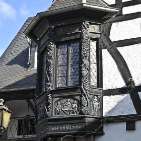 Рюдесхайм на Рейн  / Ruedesheim am Rhein - Дроселгасе (Drosselgasse)  - 3, детайл