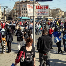 Протест срещу скъпите цени на бензина блокира Орлов мост преди часове