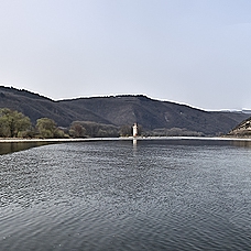 На това място реката Nahe се влива в Rhein