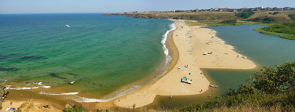Лятото... морето...