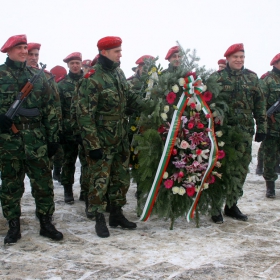 3 март 2011г - Цветя за героите от Шипченската епопея