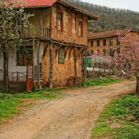 По старата улица