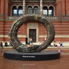 please do not touch