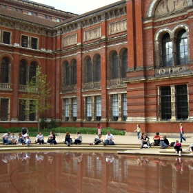 VICTORIA & ALBERT museum