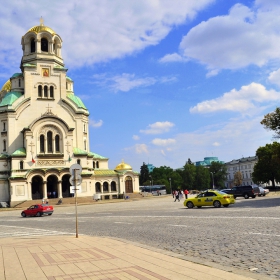 Храм-паметник Свети Александър Невски