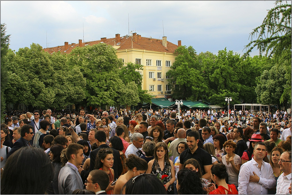 24 май 2011г - Абитуриентски балове...