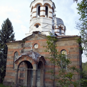 Църквата в село Микре