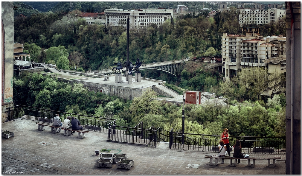 - Сцена 