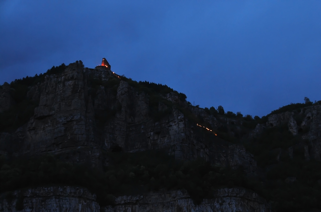 Край с. Гара Лакатник на 07.05.2011г. от21:00ч.се проведе факелно шествие. ( 2 )