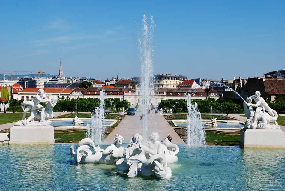 Vienna-Belvedere-fountaines