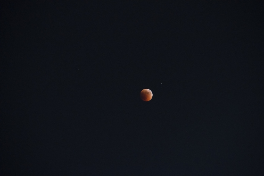 Moon Eclipse - 15.06.2011-1028 pm