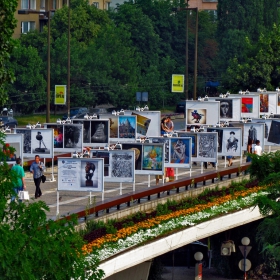 Изложба на моста на влюбените!