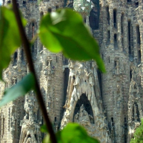 SAGRADA FAMILIA-под друг ъгъл