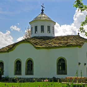 Църквата на Новоселския манастир Св. Троица