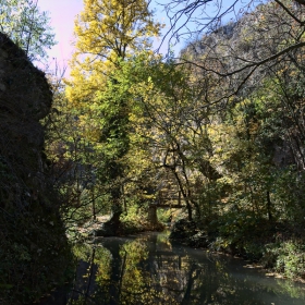 Златна есен при водопада на Хотница!