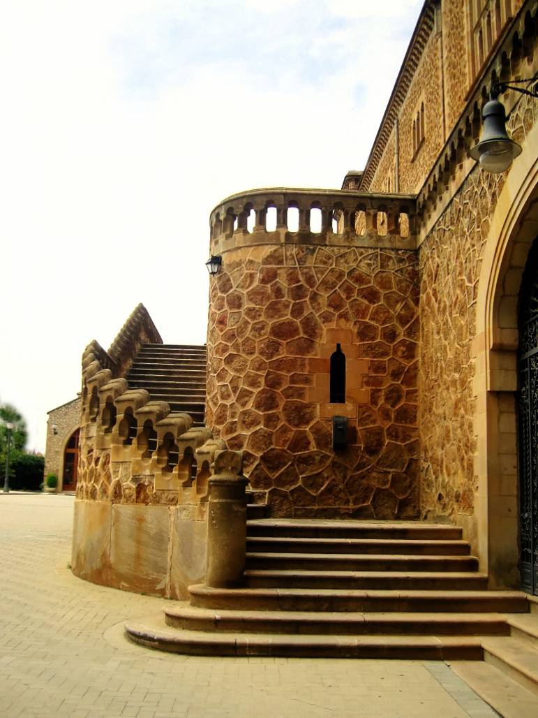 SAN JOSE de la MONTANA-BARCELONA,по пътя за парк GUELL