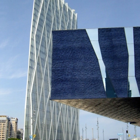 El Museu Blau-BARCELONA-проектиран от Herzog & de Meuron ,построен през 2004, 9,000 m2,съдържа ботаническа,зоологическа и геоложка градина