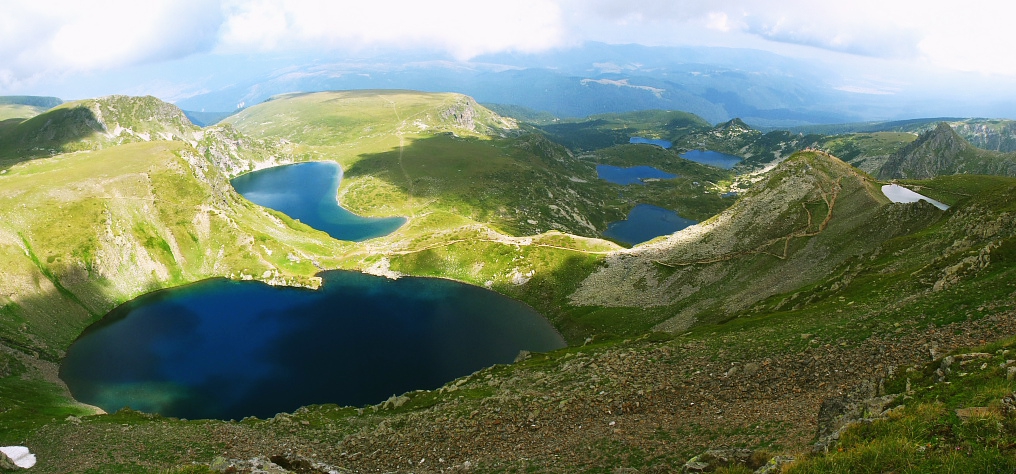 Сълзата, Окото, Бъбрека, Близнака, Трилистника, Рибното, Долното езеро...
