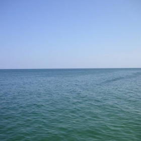 Небе и море