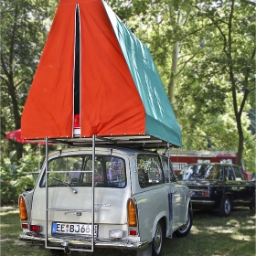 Trabant 601 S de Lux -   така идваха източногерманските туристи на почивка по къмпингите на България (предимно на морето) :)