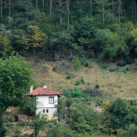 Живот в планината... къща в с. Петрич