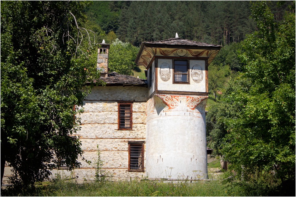 Агушеви конаци